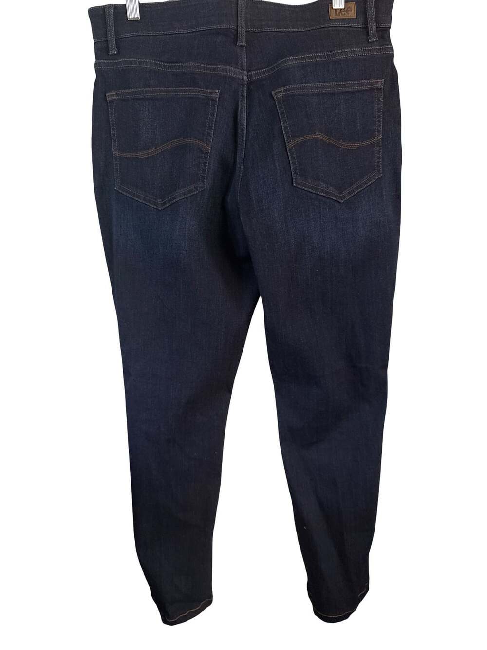 Lee Straight Leg Regular Fit Mid Rise Flex Motion Jeans
